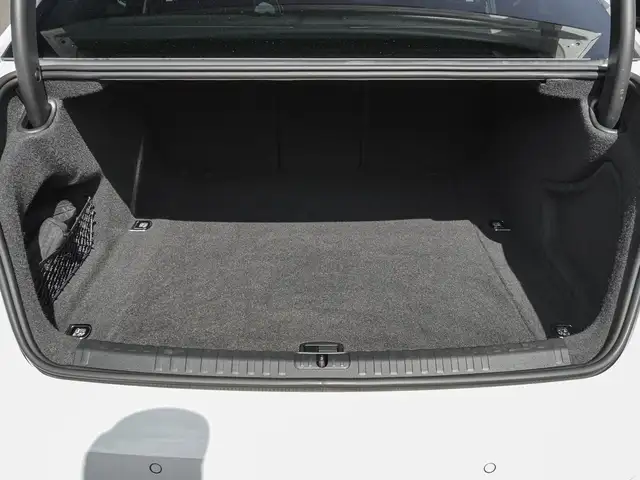 Audi A6 view 17