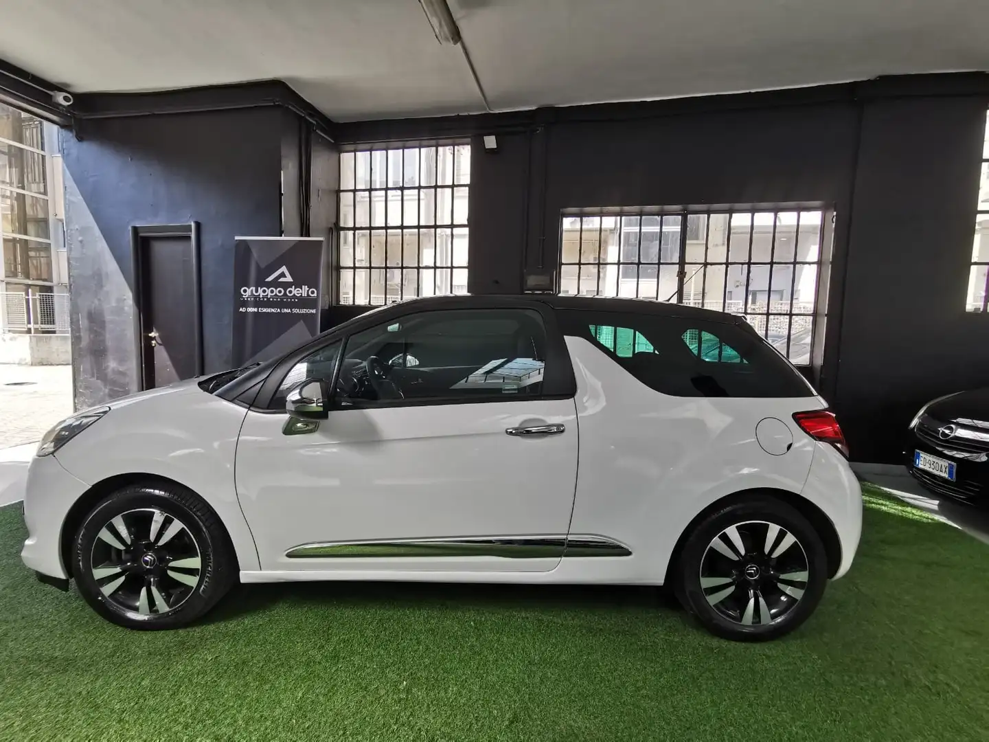 Citroen DS3 DS3 1.6 hdi So Chic 92cv NEOPATENTATI Weiß - 2