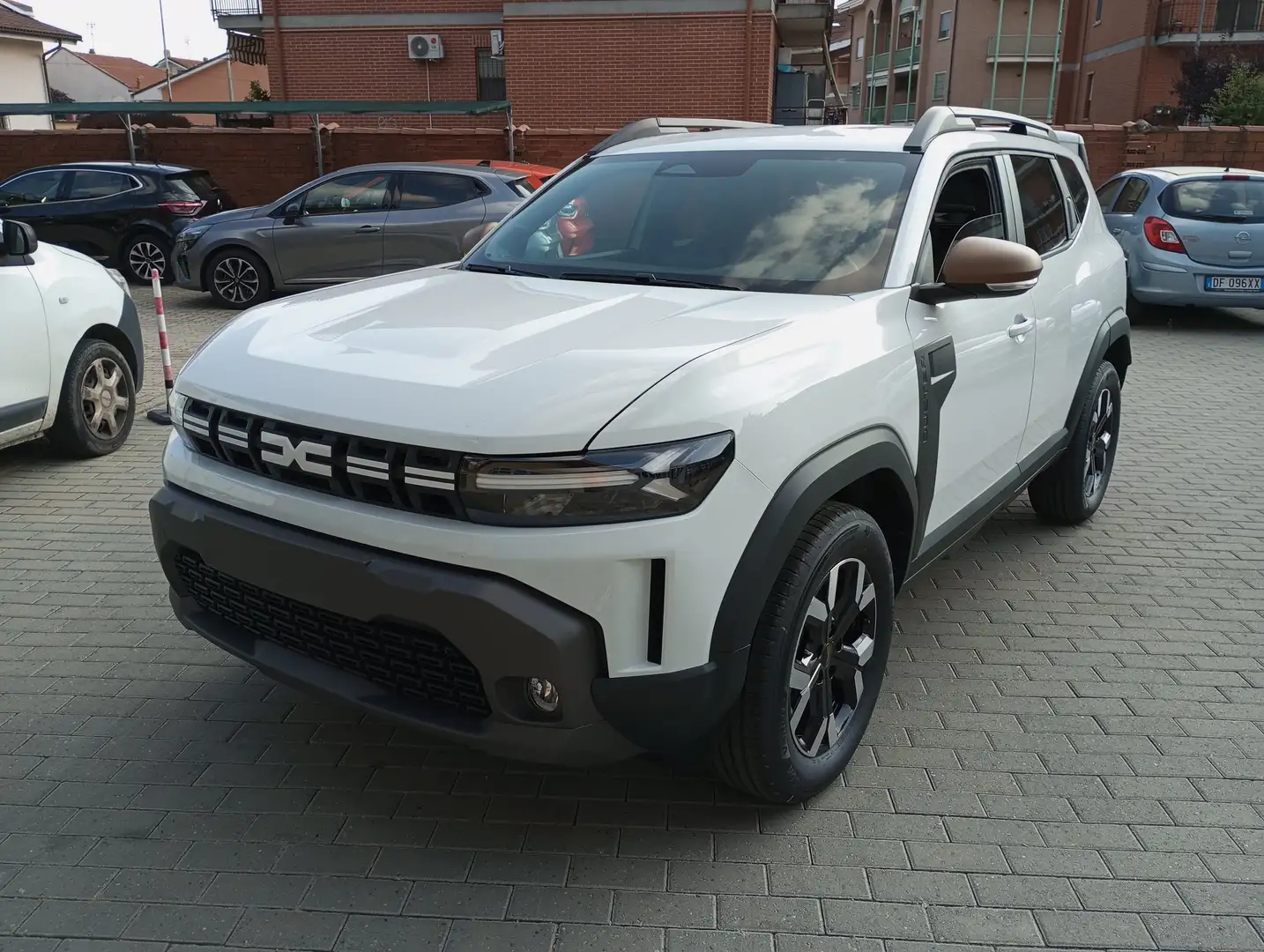 Dacia Duster 1.0 GPL JOURNEY 100cv PRONTA CONSEGNA!! Grijs - 1