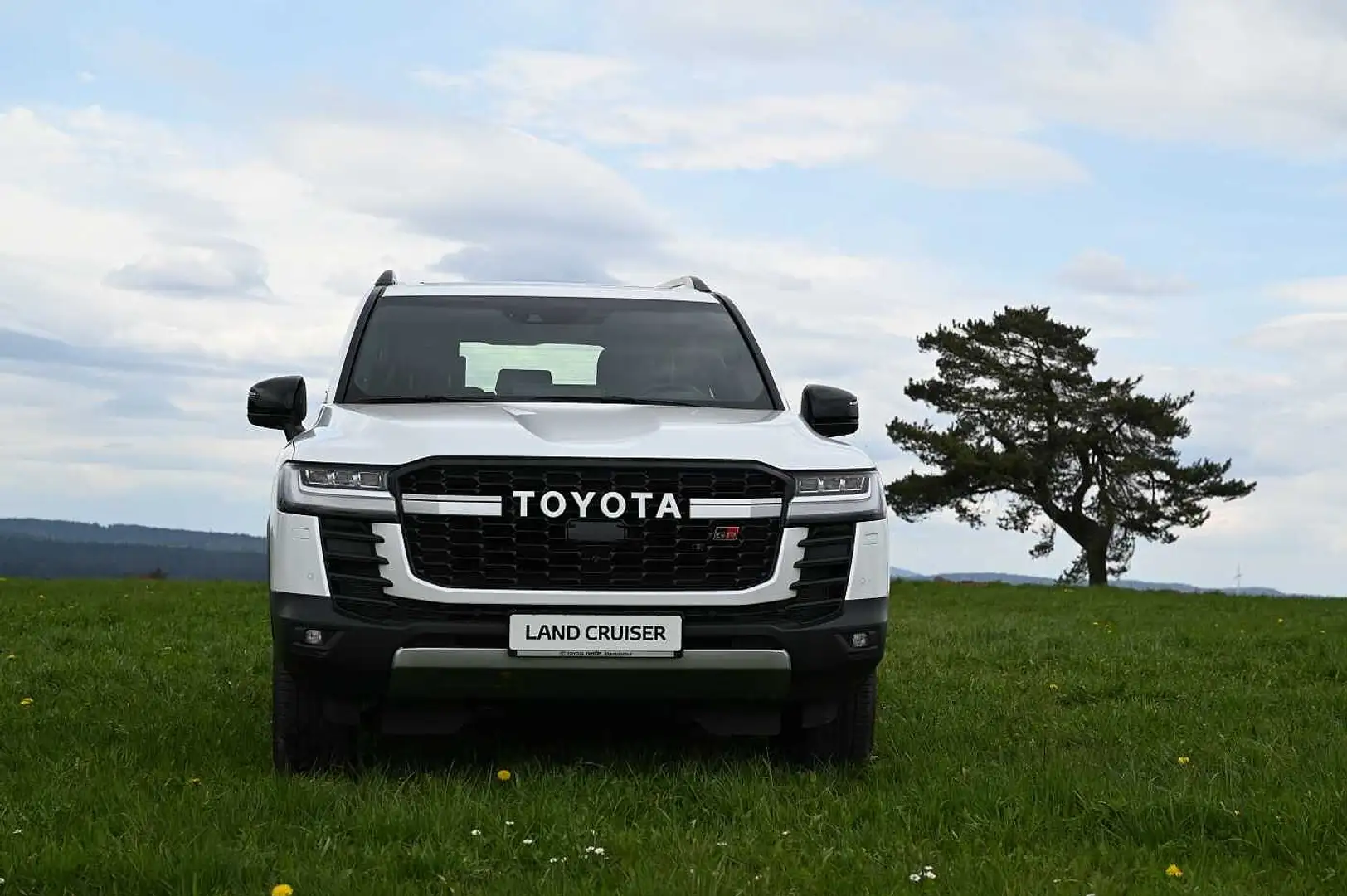 Toyota Land Cruiser 3.5 Twin Turbo GR Sport 2025 Nestle OR Weiß - 2