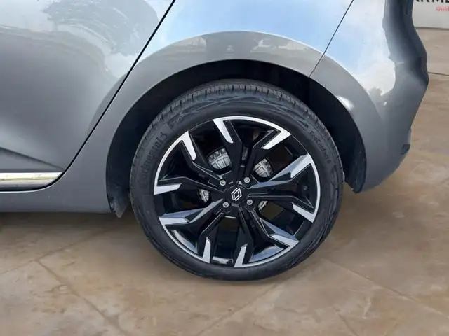 Renault Clio view 6