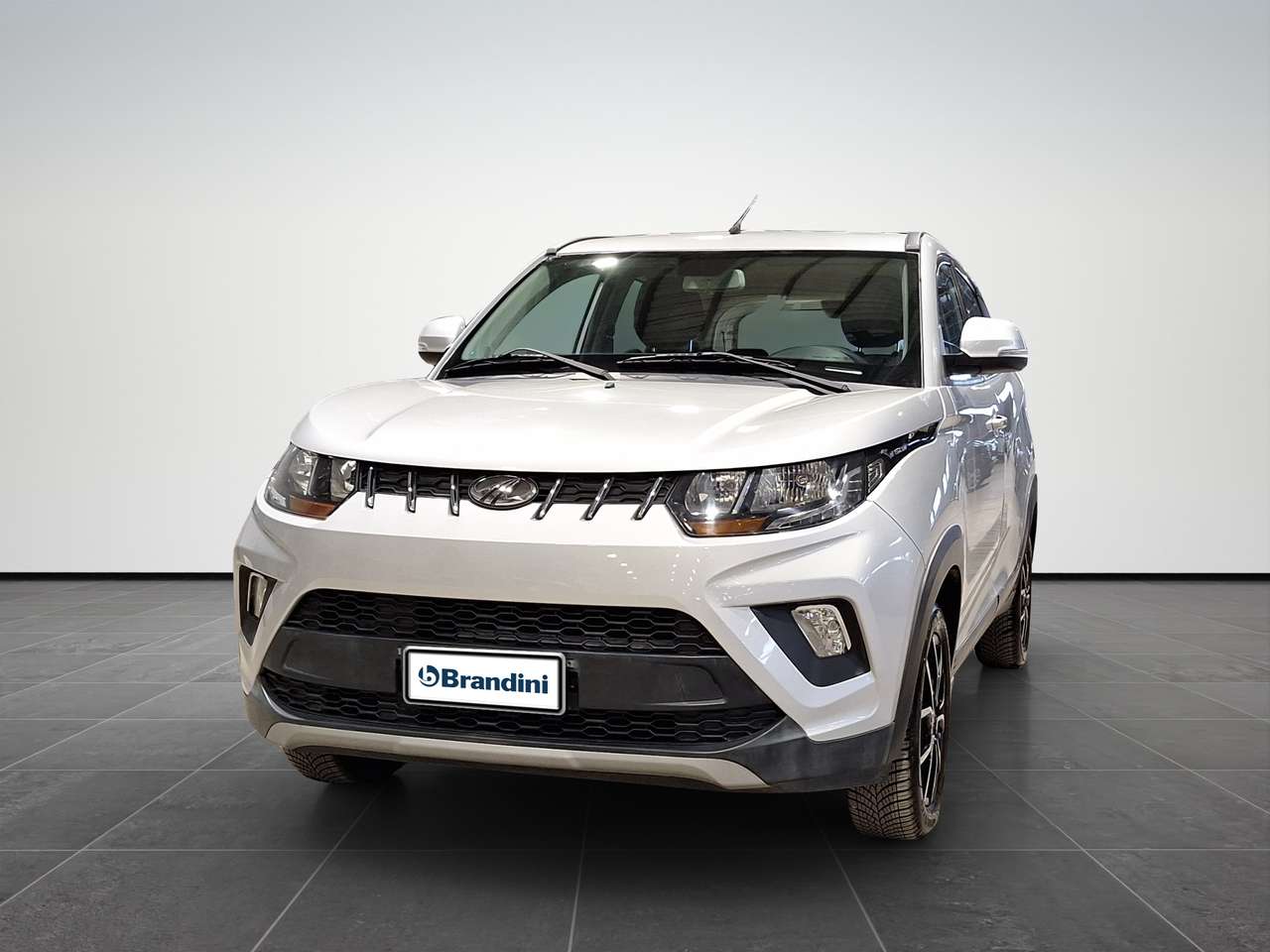 Mahindra KUV100 1.2  K8