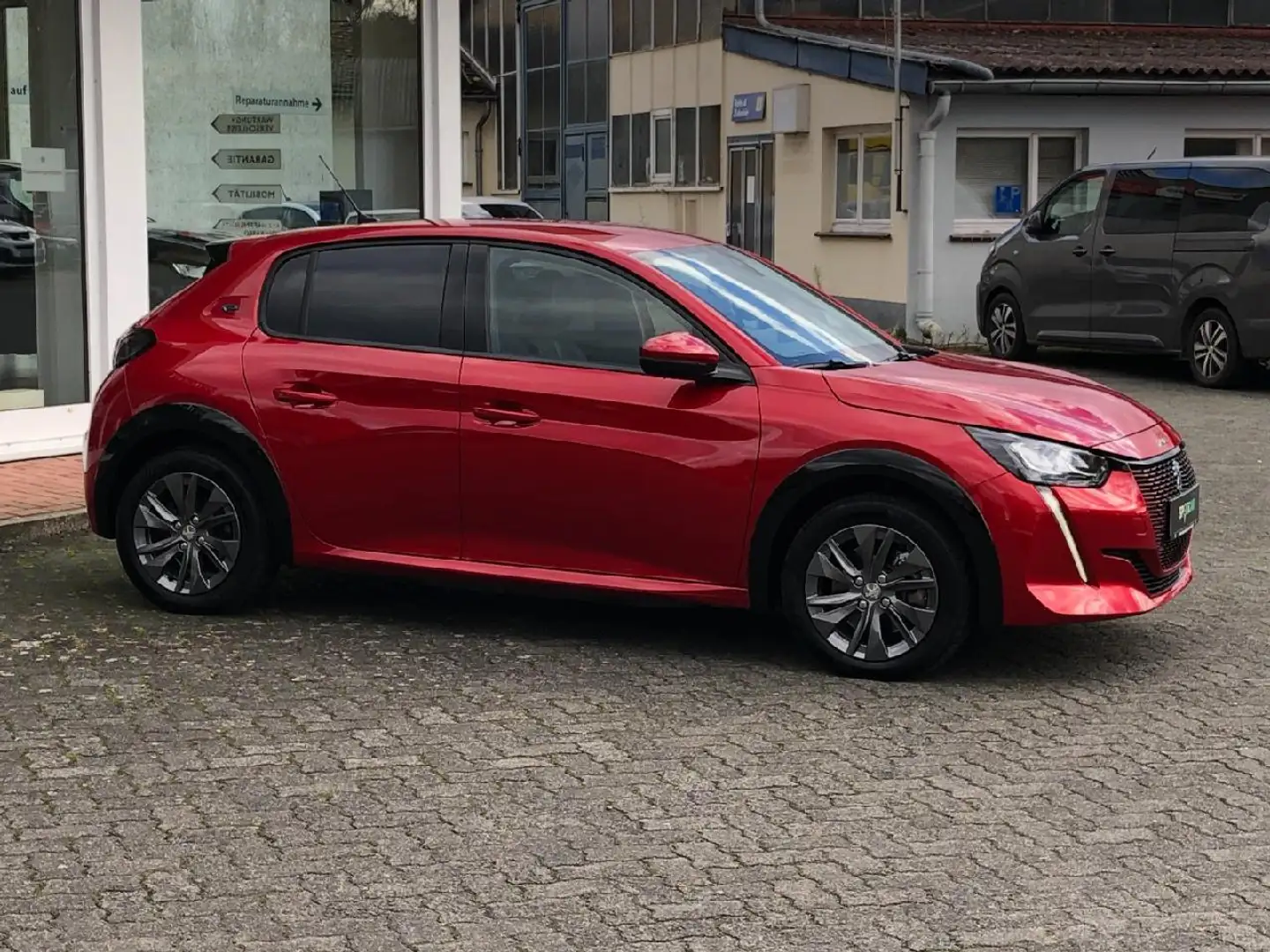 Peugeot e-208 e- Allure - 2