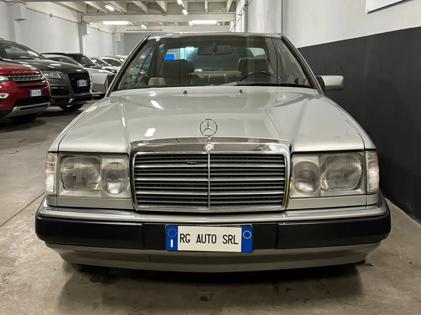 Mercedes-Benz E 300 E Coupe 300 CE Argintiu - 2