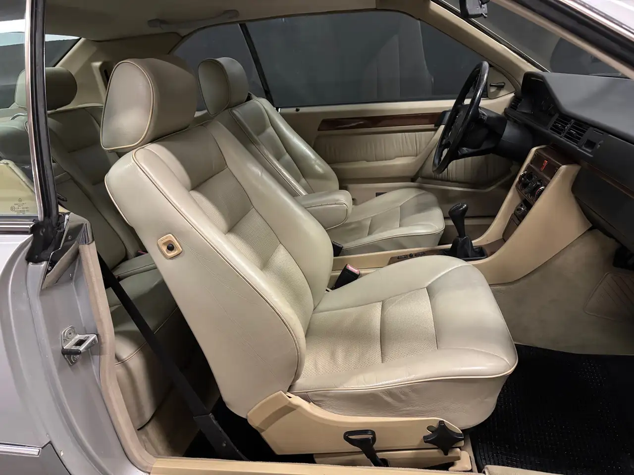 Mercedes-Benz E 300 E Coupe 300 CE, foto 5