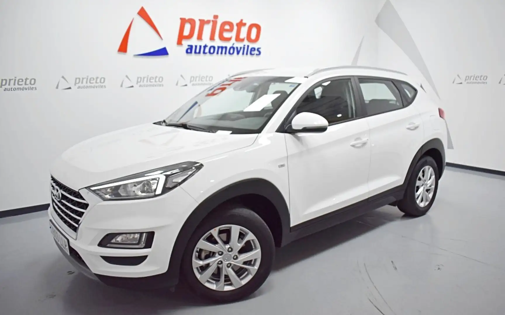 Hyundai TUCSON 1.6CRDI 48V SLE 4x2 Blanc - 1
