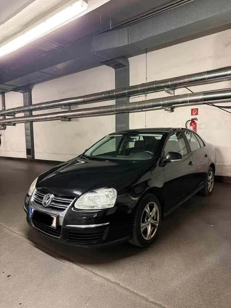 Volkswagen Jetta 1,9 Trendline TDI DPF Schwarz - 1