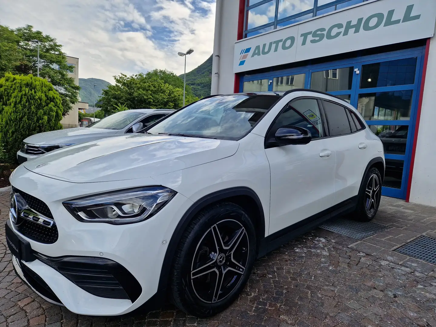 Mercedes-Benz GLA 200 d150Cv4Matic AMG Line Widescreen OpenSky Night LED Bianco - 1