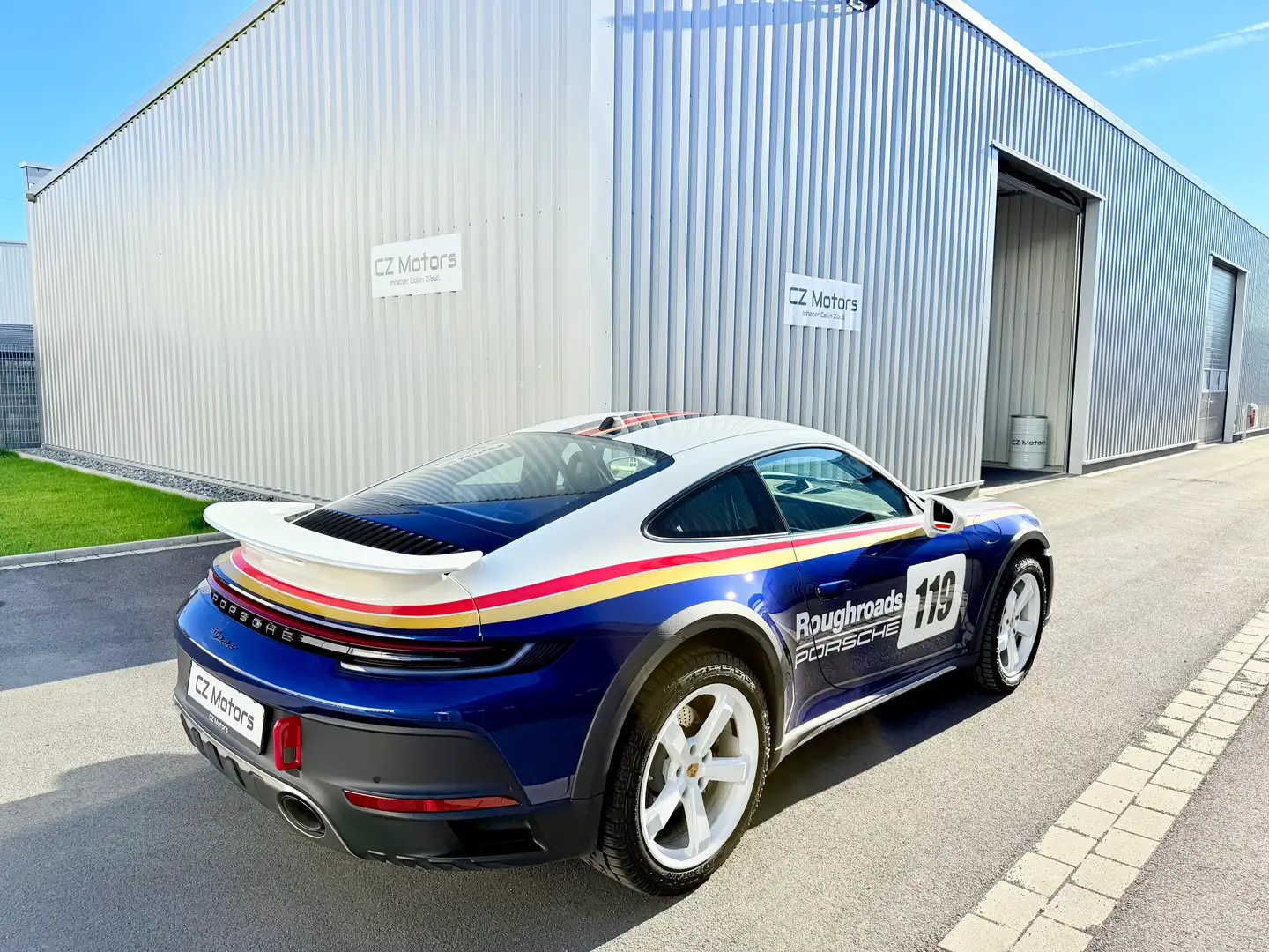 Porsche 992 911 Dakar Rallye Design Paket Burmester 1. Hand Bleu - 2