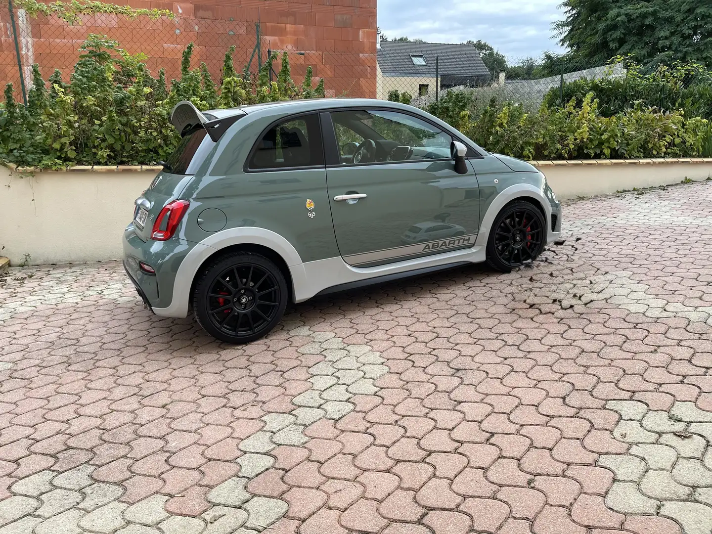 Abarth 695 1.4 Turbo 16V T-Jet 180 ch BVM5 70° Anniversario - 2