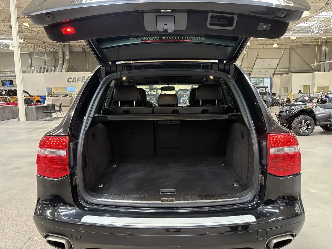 Porsche Cayenne снимка Porsche Cayenne