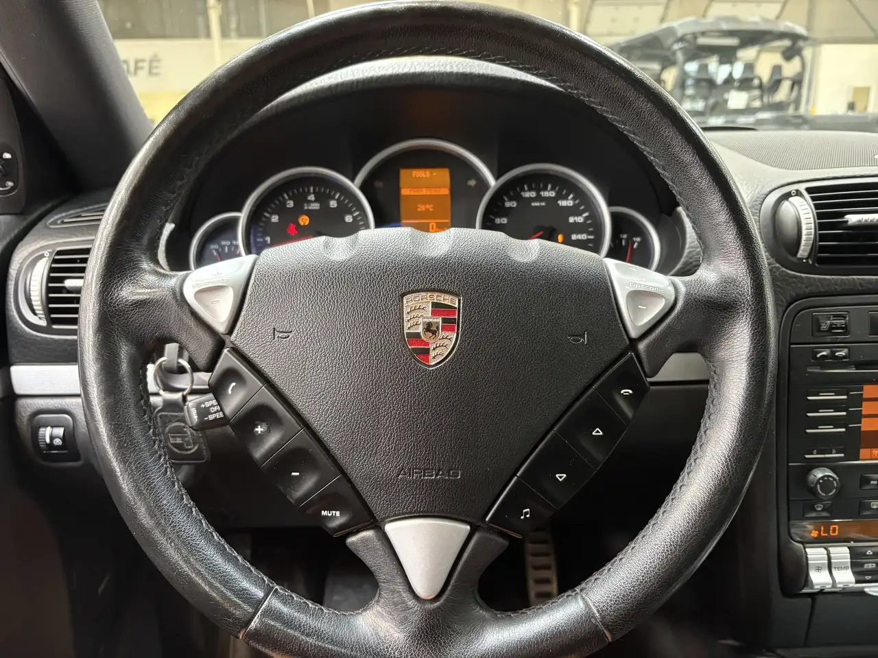 Porsche Cayenne снимка Porsche Cayenne