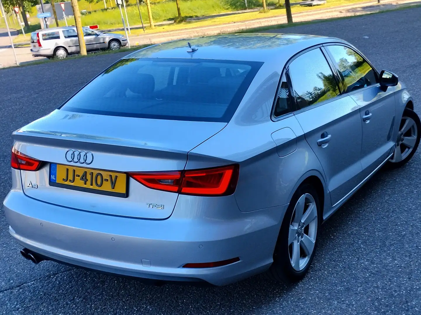 Audi A3 A3 1.4 TFSI Attr. PL+ Zilver - 2