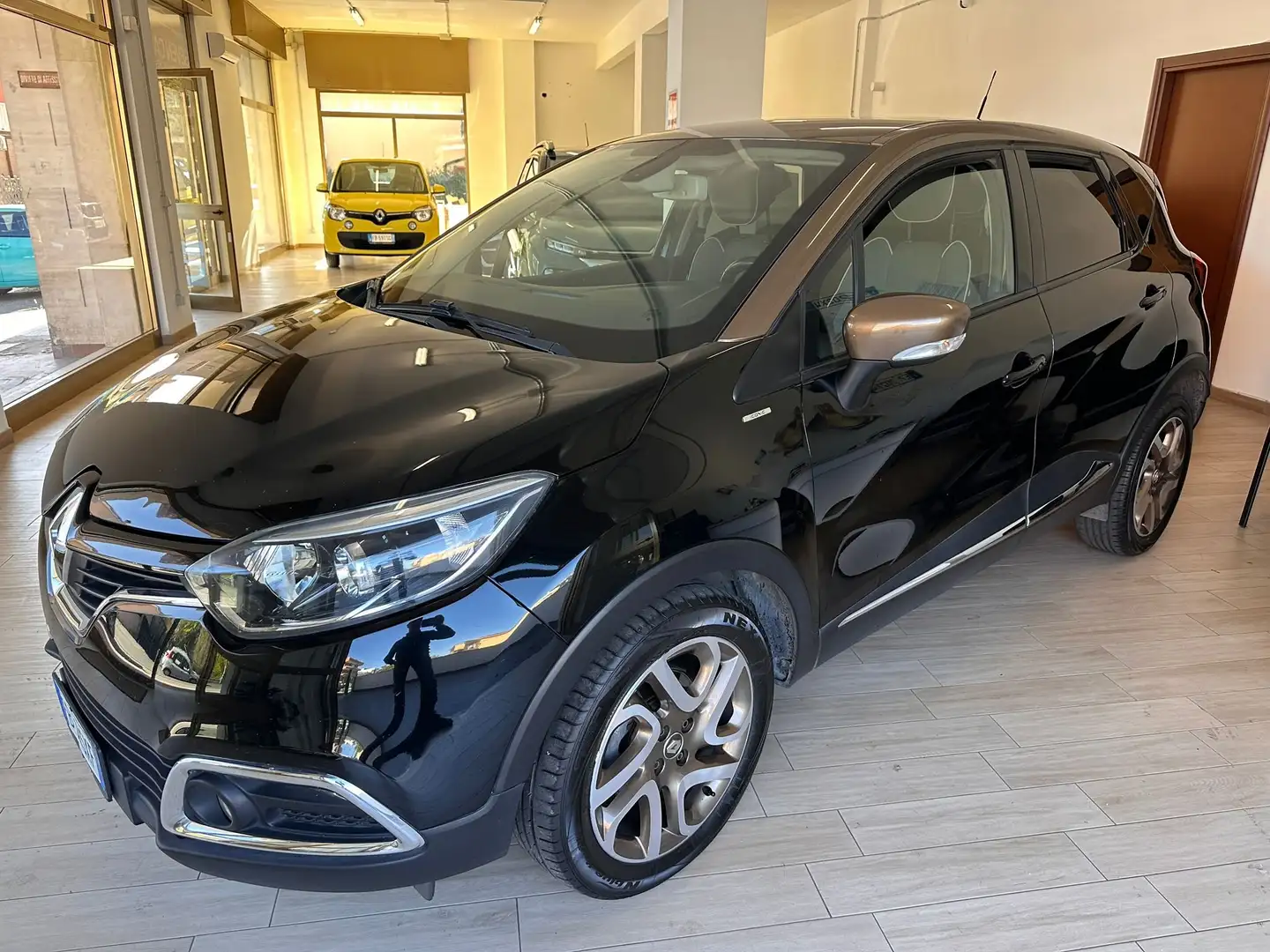 Renault Captur Captur I 2013 1.5 dci Iconic 110cv Zwart - 1