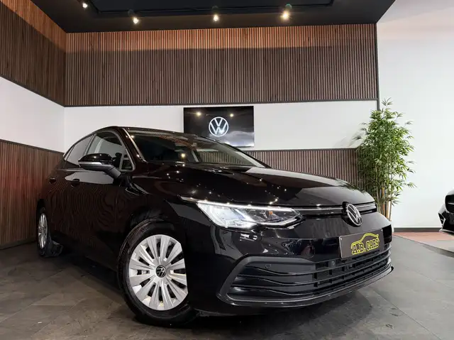 Volkswagen Golf view 3