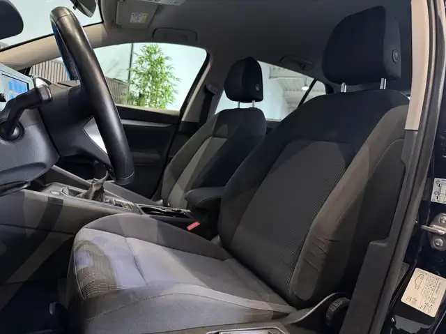 Volkswagen Golf view 8