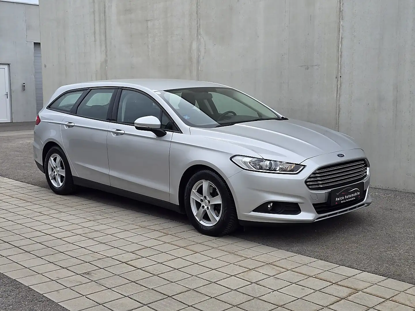 Ford Mondeo Traveller *SHZ *Öamtc Pickerl *AHK *Start/Stop Silber - 2