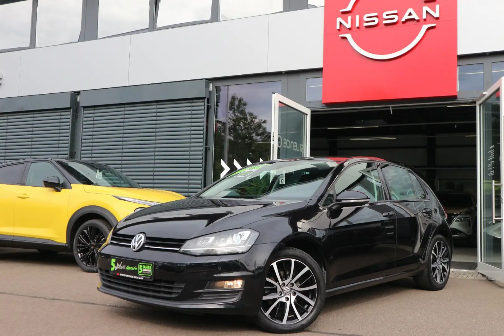 Volkswagen Golf VII 1.2 TSI Trendline PDC SHZ AHK Xenon AAC Noir - 2