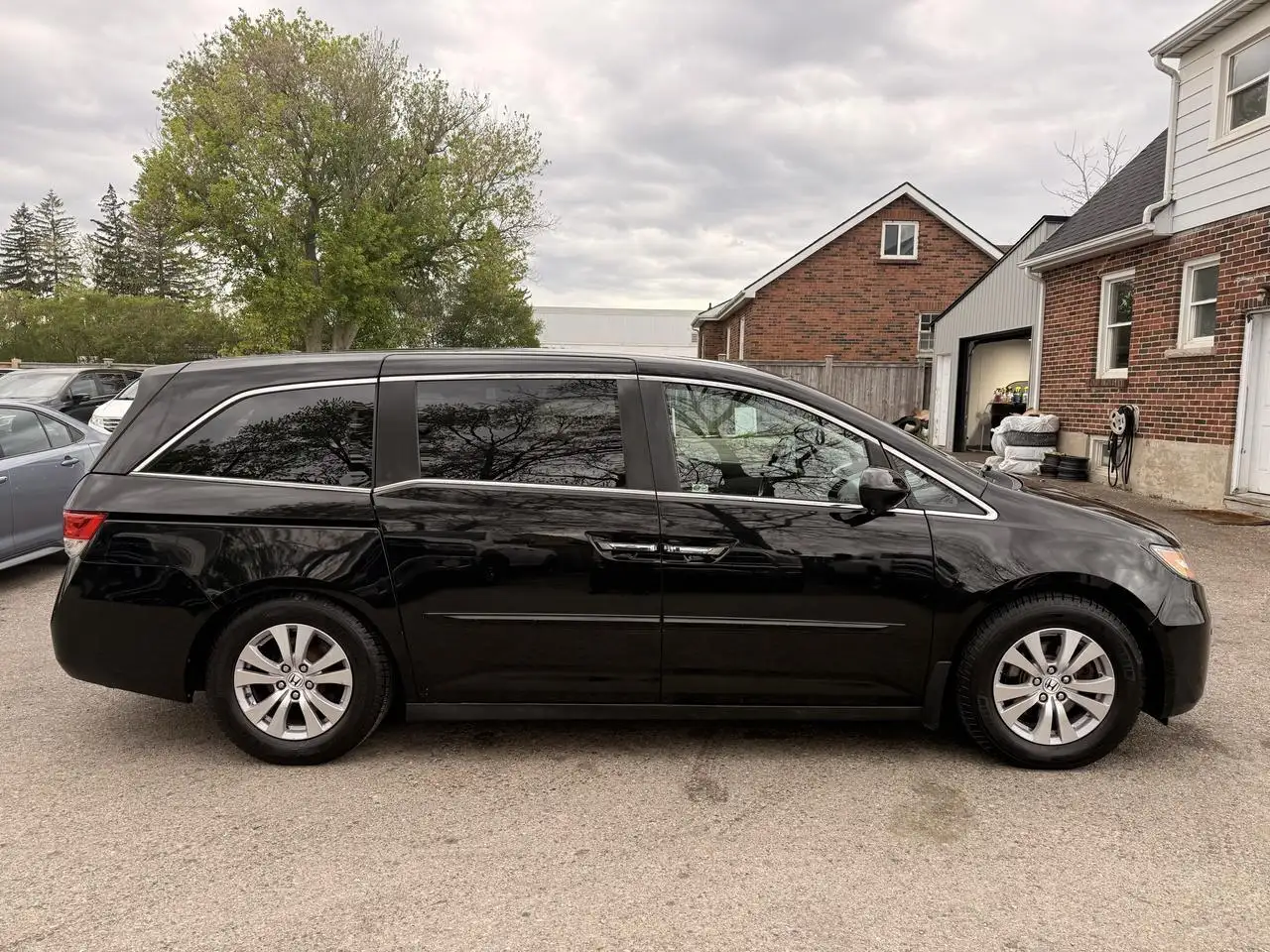 Honda Odyssey снимка Honda Odyssey
