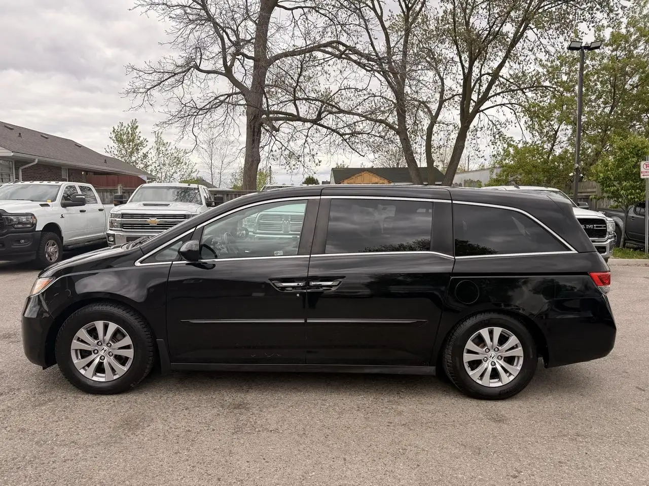 Honda Odyssey снимка Honda Odyssey