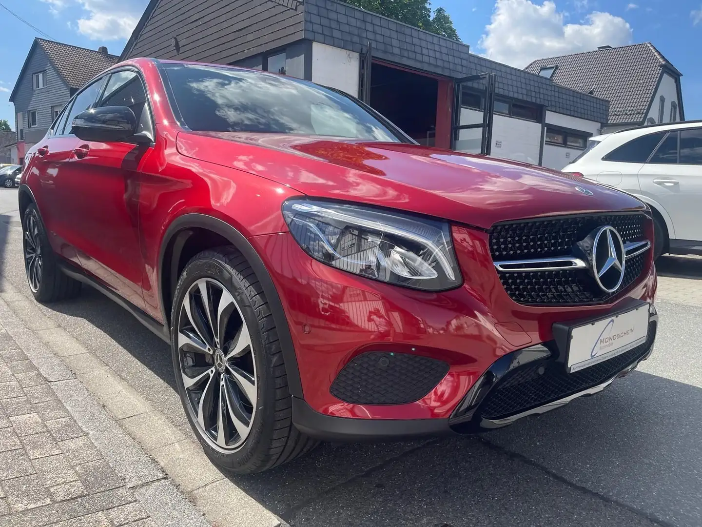 Mercedes-Benz GLC 300 Coupe 4M Leder| Navi| Kamera|20"ALU|AHK Rouge - 2