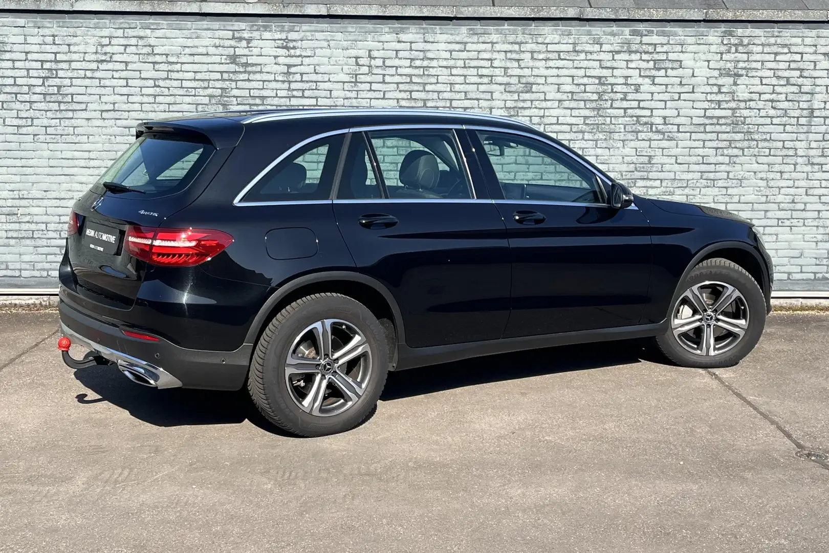 Mercedes-Benz GLC 250 GLC Automaat 4MATIC | Offroad Exterieur | LED | St Zwart - 2