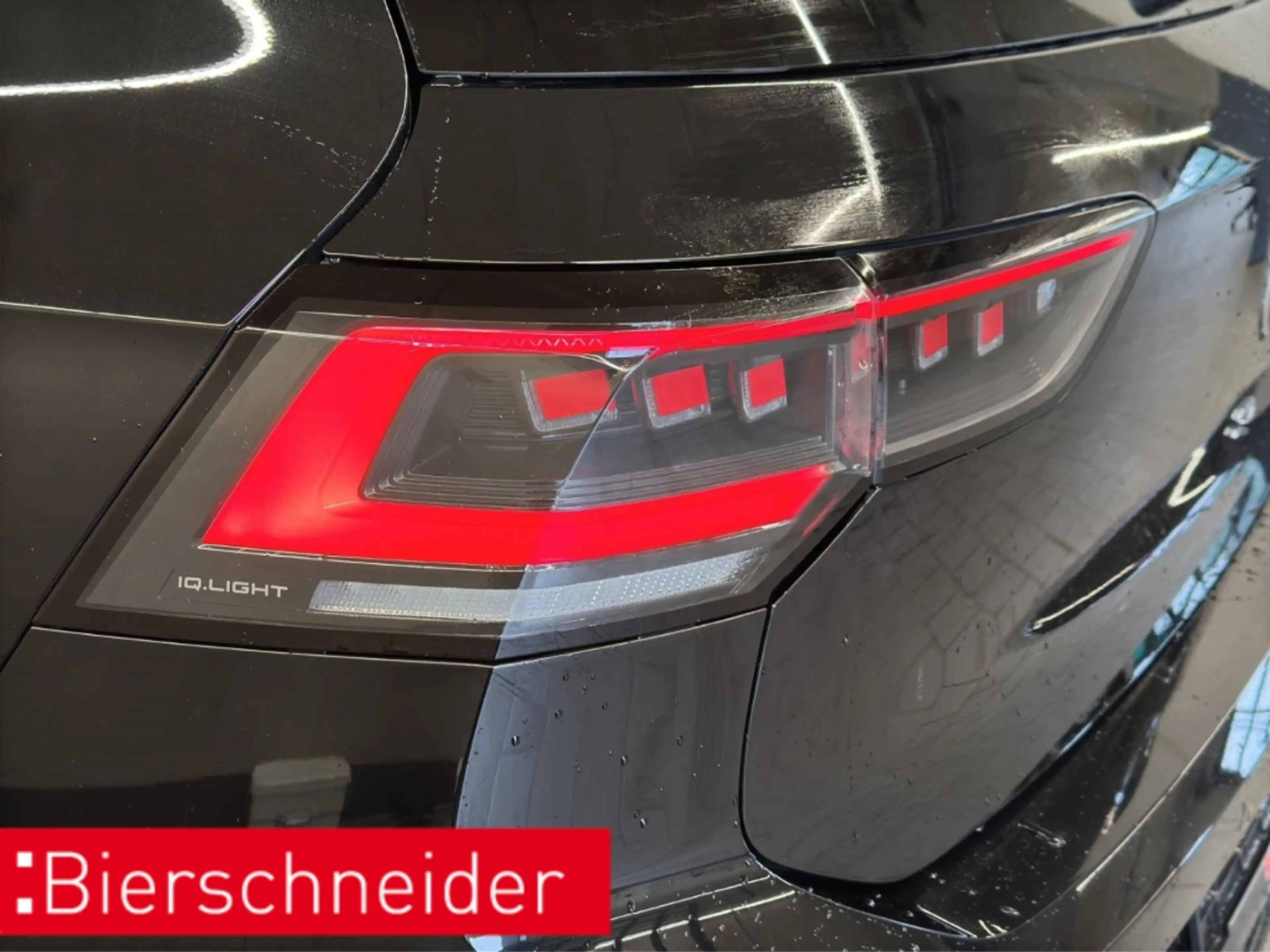 Volkswagen Golf R 8 2.0 TSI DSG 4Mo. PANO AHK KAMERA IQ.LIGHT — photo 36