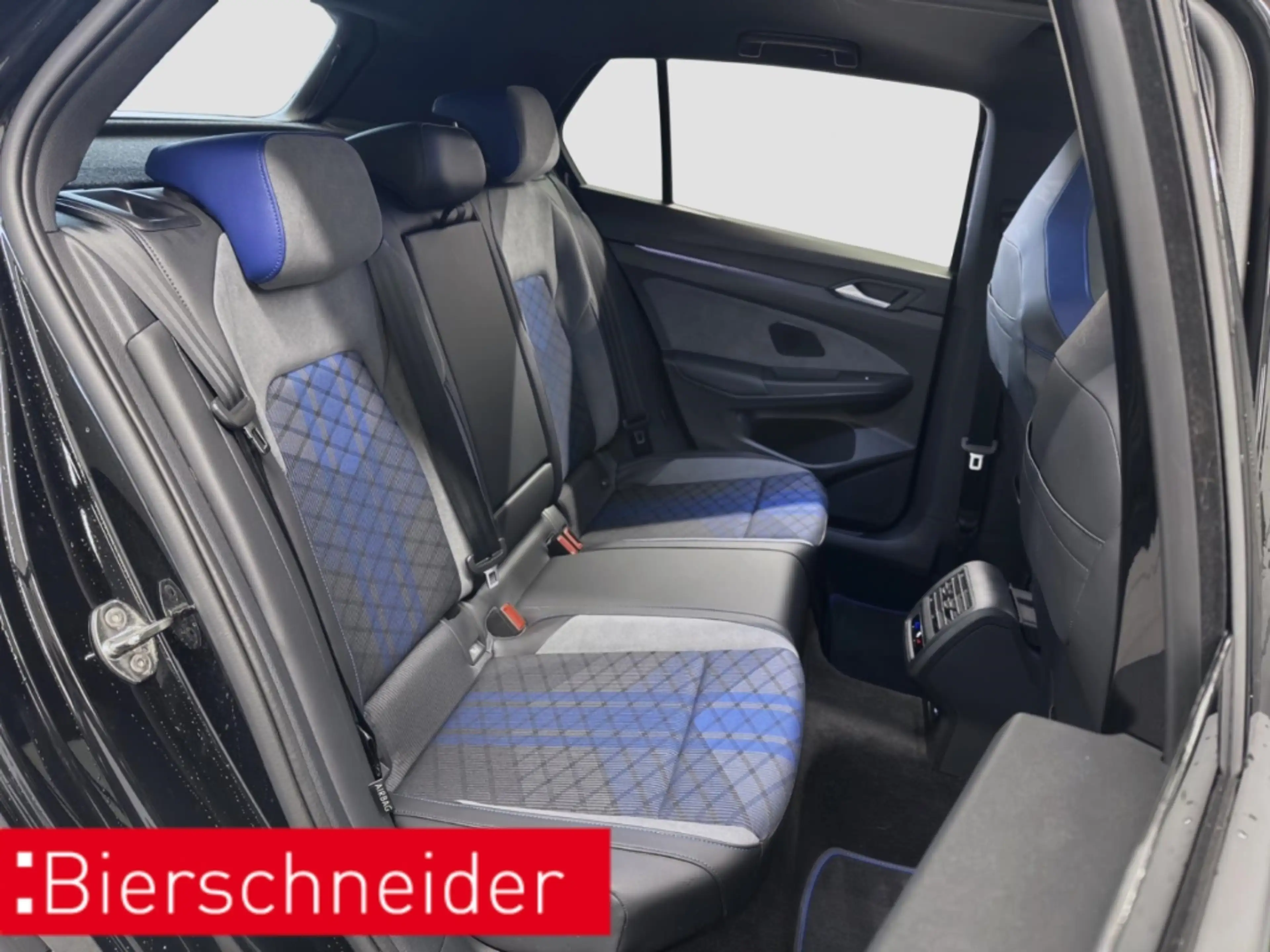 Volkswagen Golf R 8 2.0 TSI DSG 4Mo. PANO AHK KAMERA IQ.LIGHT — photo 23