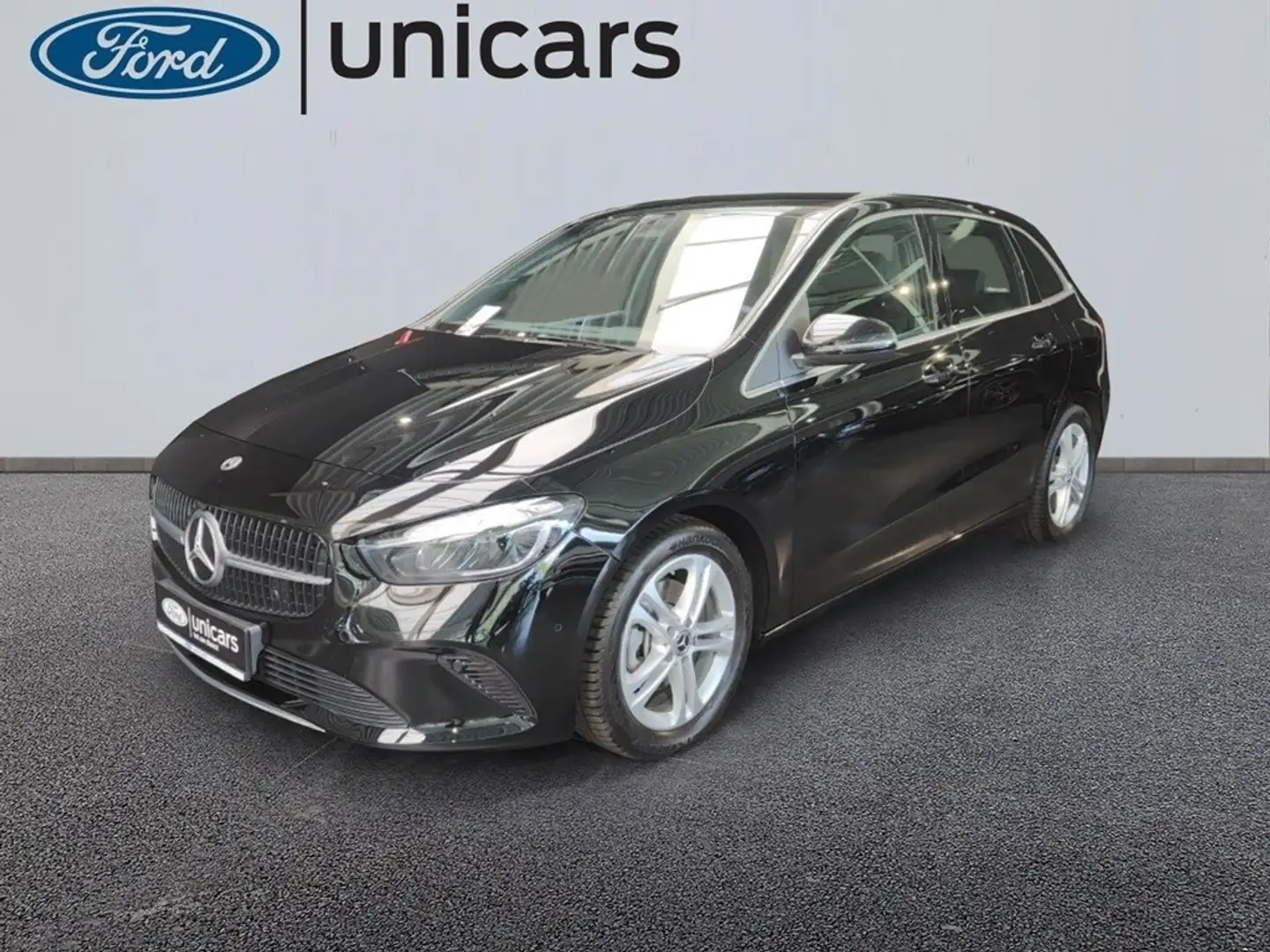 Mercedes-Benz B 180 1.3l Benzine MHEV Zwart - 1