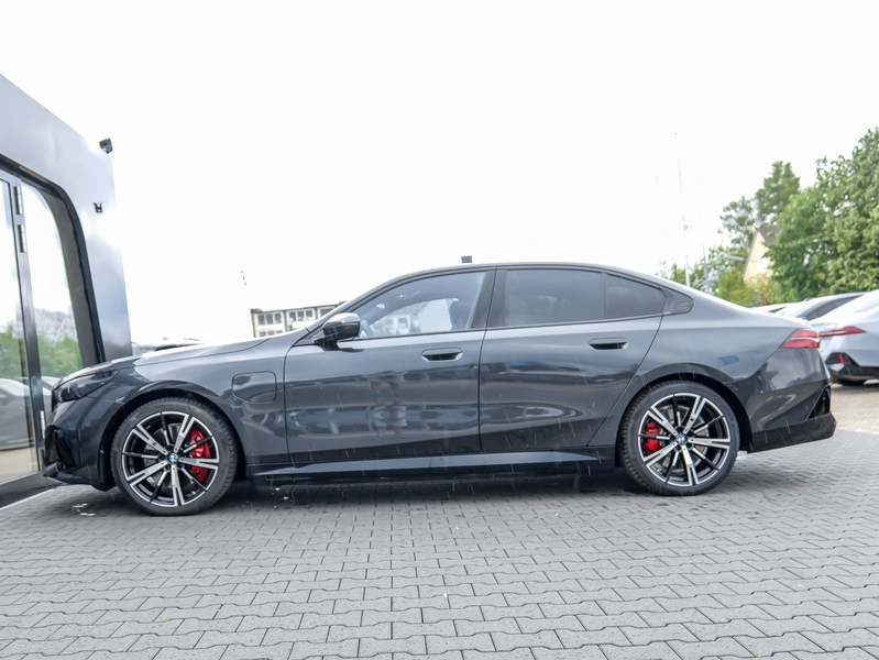 BMW 550 e xDrive M Sport HUD PANO ACC AHK 360°KAM LM — photo 10