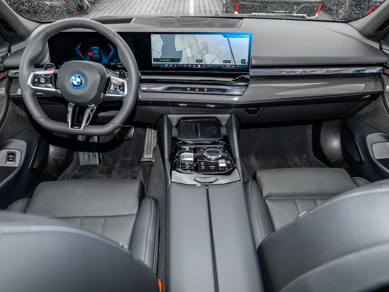 BMW 550 e xDrive M Sport HUD PANO ACC AHK 360°KAM LM — photo 3