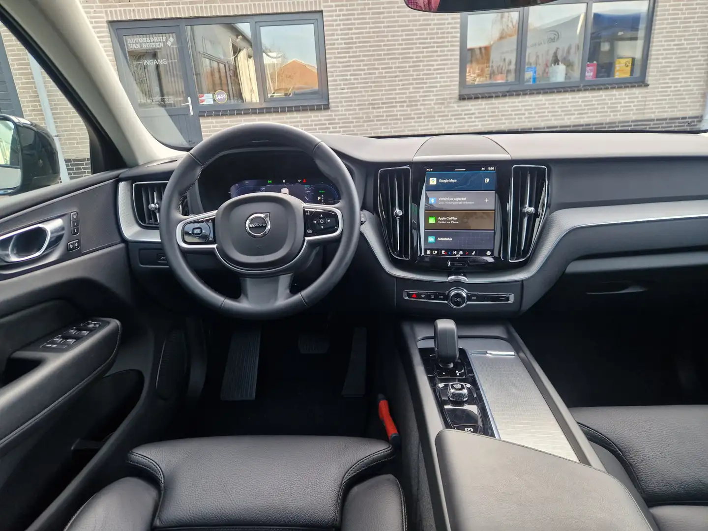 Volvo XC60 2.0 T6 Plug-in hybrid AWD Plus Dark 360 Cam | NL A Gris - 2