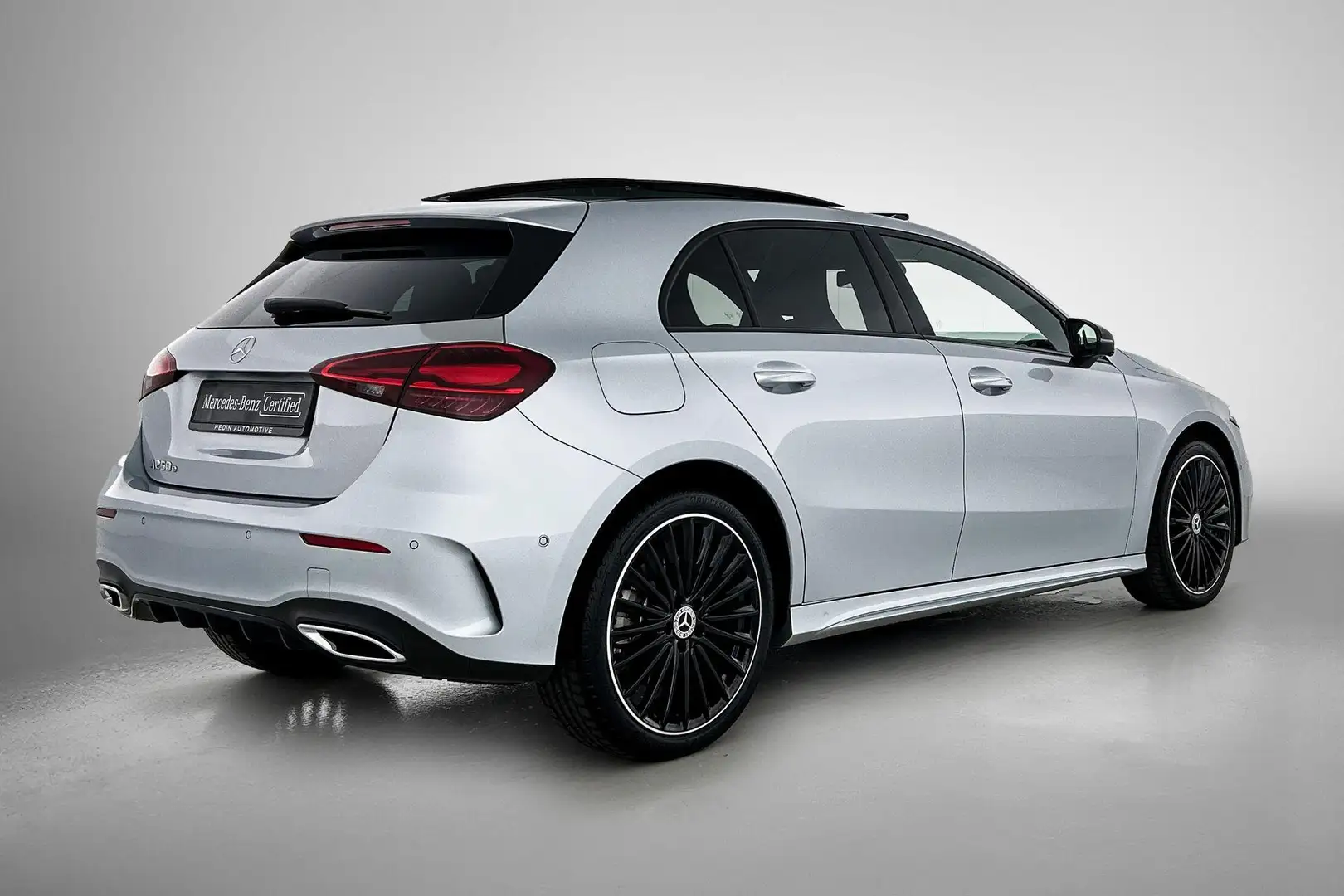 Mercedes-Benz A 250 A 250e Automaat AMG Line | Premium Plus Pakket | N Silber - 2