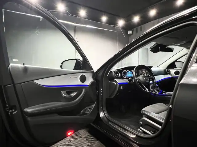 Mercedes-Benz E view 9
