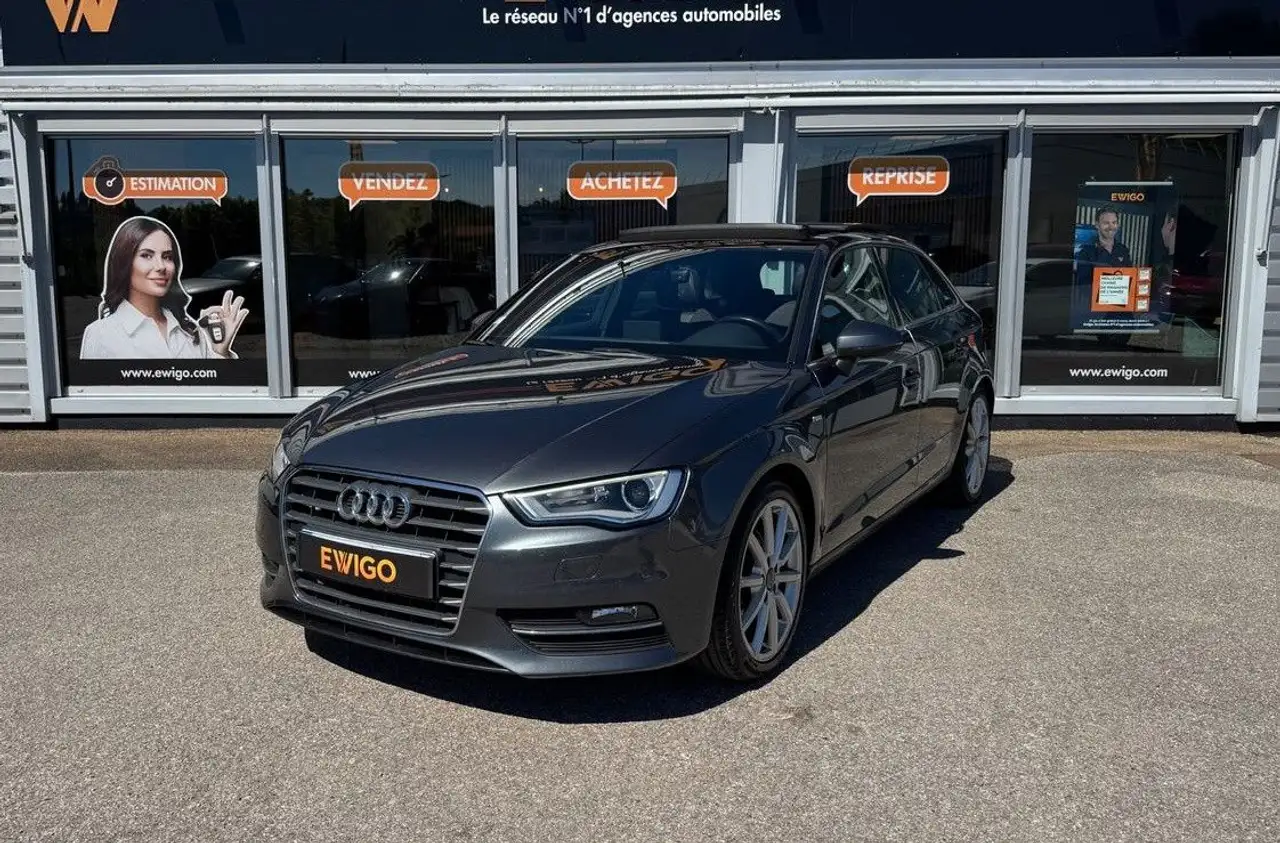 Audi A3 1.6 tdi 110ch s-line volant mÃ©plat â 