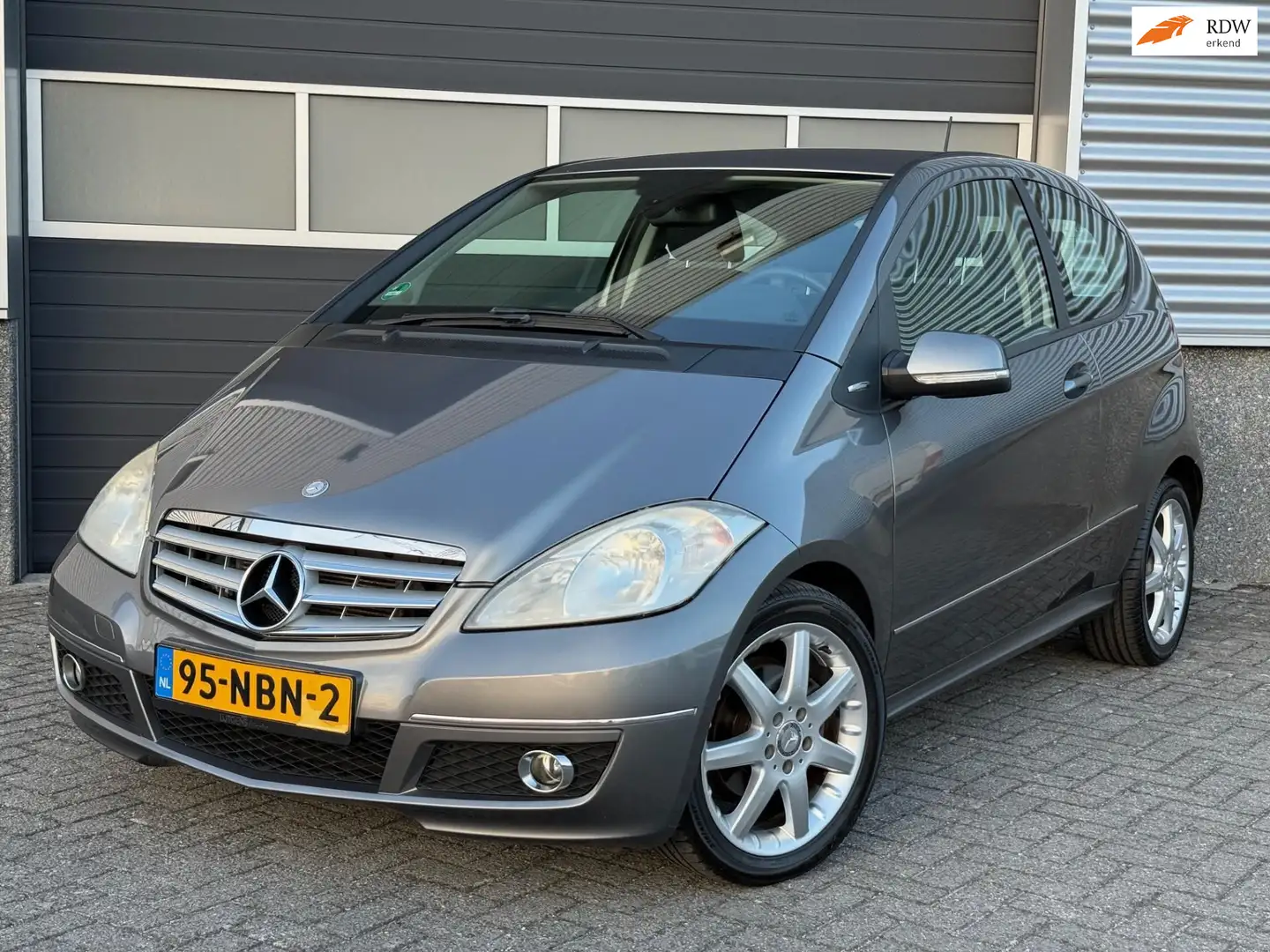 Mercedes-Benz A 200 Avantgarde AUT youngtimer Grijs - 1