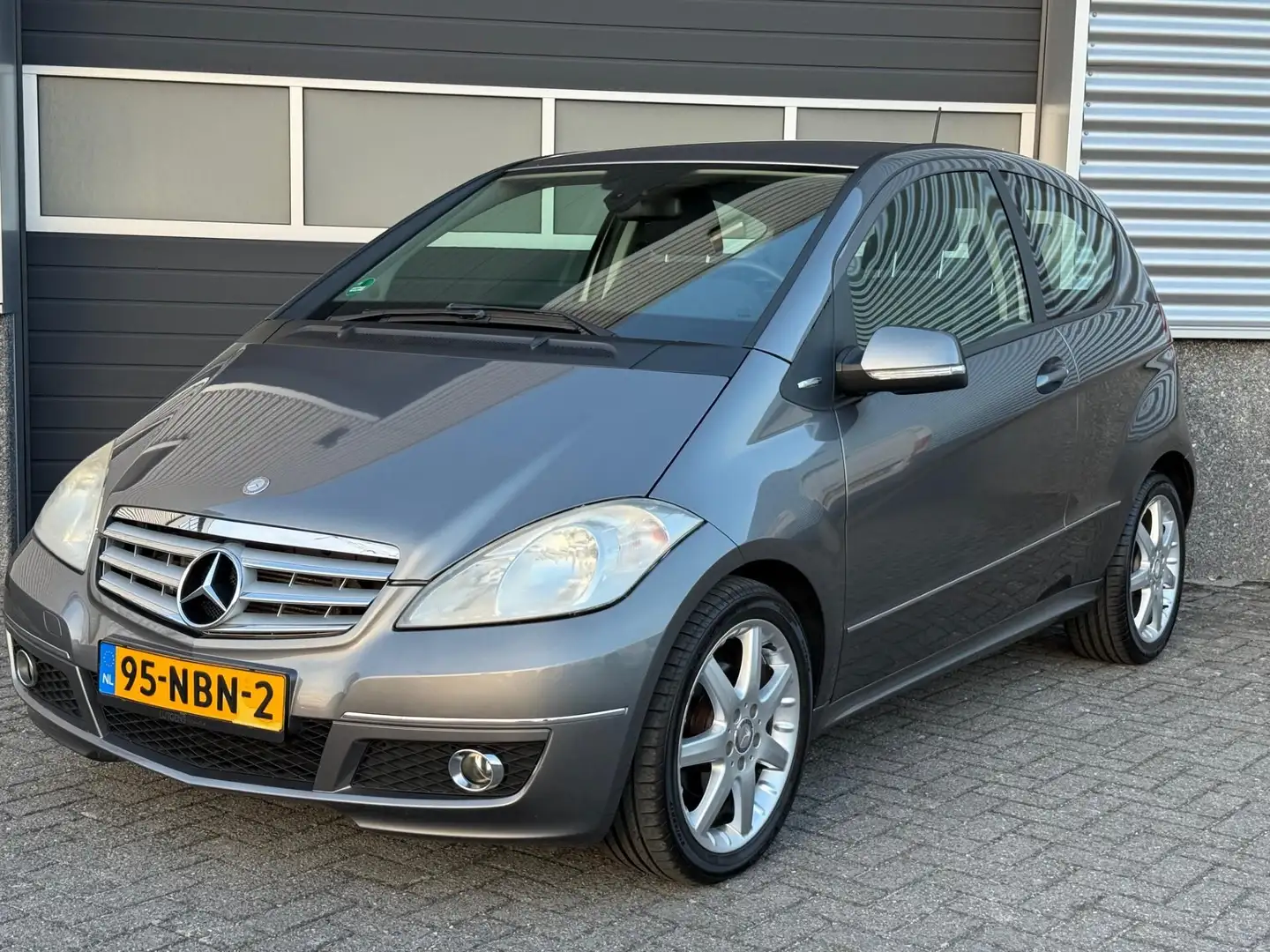 Mercedes-Benz A 200 Avantgarde AUT youngtimer Grijs - 2