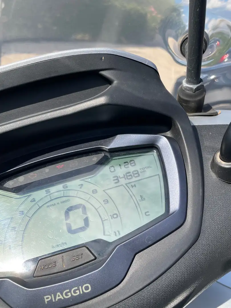 Piaggio Beverly 300 300 S hpe ( ABS ASR ) Gri - 2