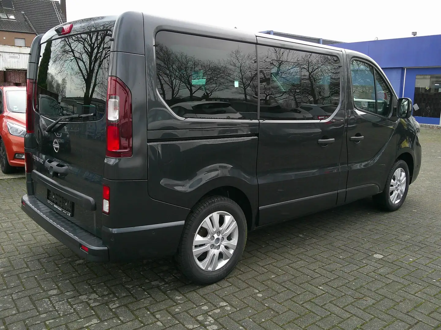 Nissan Primastar Kombi9 L1H1 2,8t dci170 DCT TEKNA 2ST HK BES+ Des Grau - 2