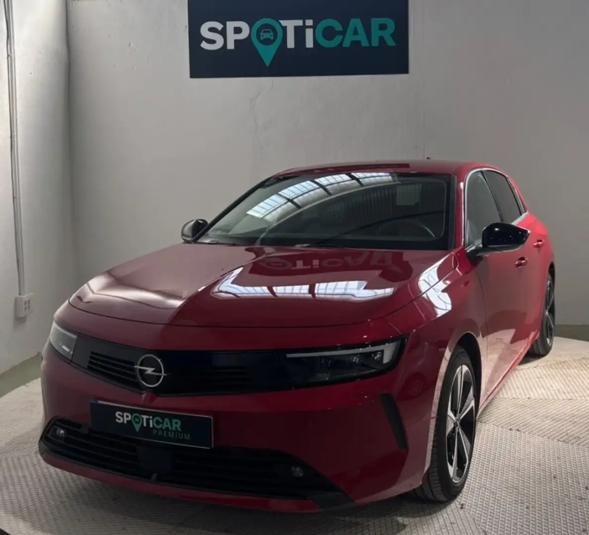 Opel Astra 1.2T XHL S/S Edition 110 Rojo - 1