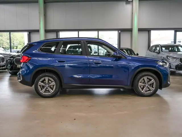 BMW X1 view 4
