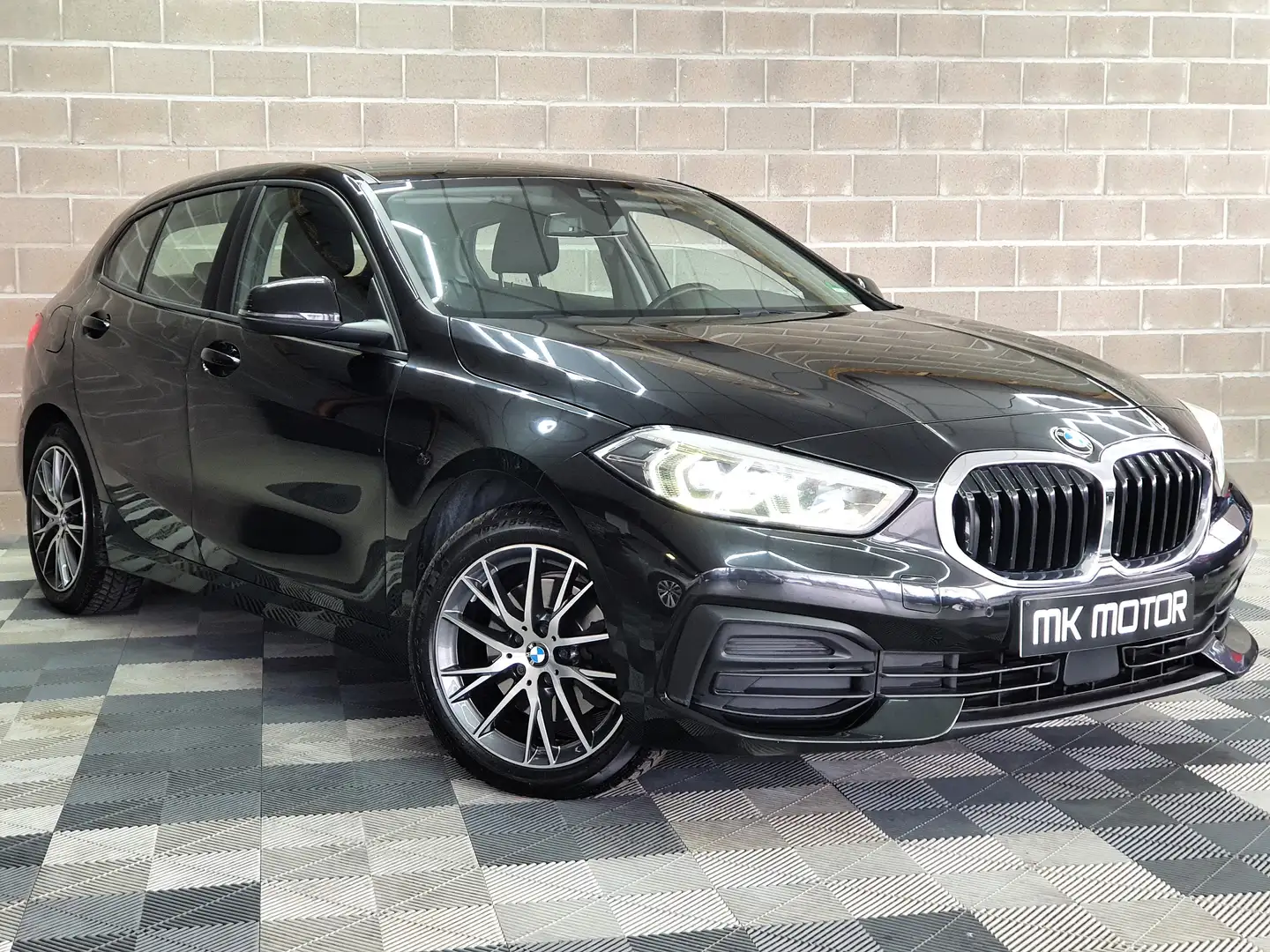 BMW 118 🟢ESSENCE 136CV - 1ER MAIN - FULL CARNET Schwarz - 2
