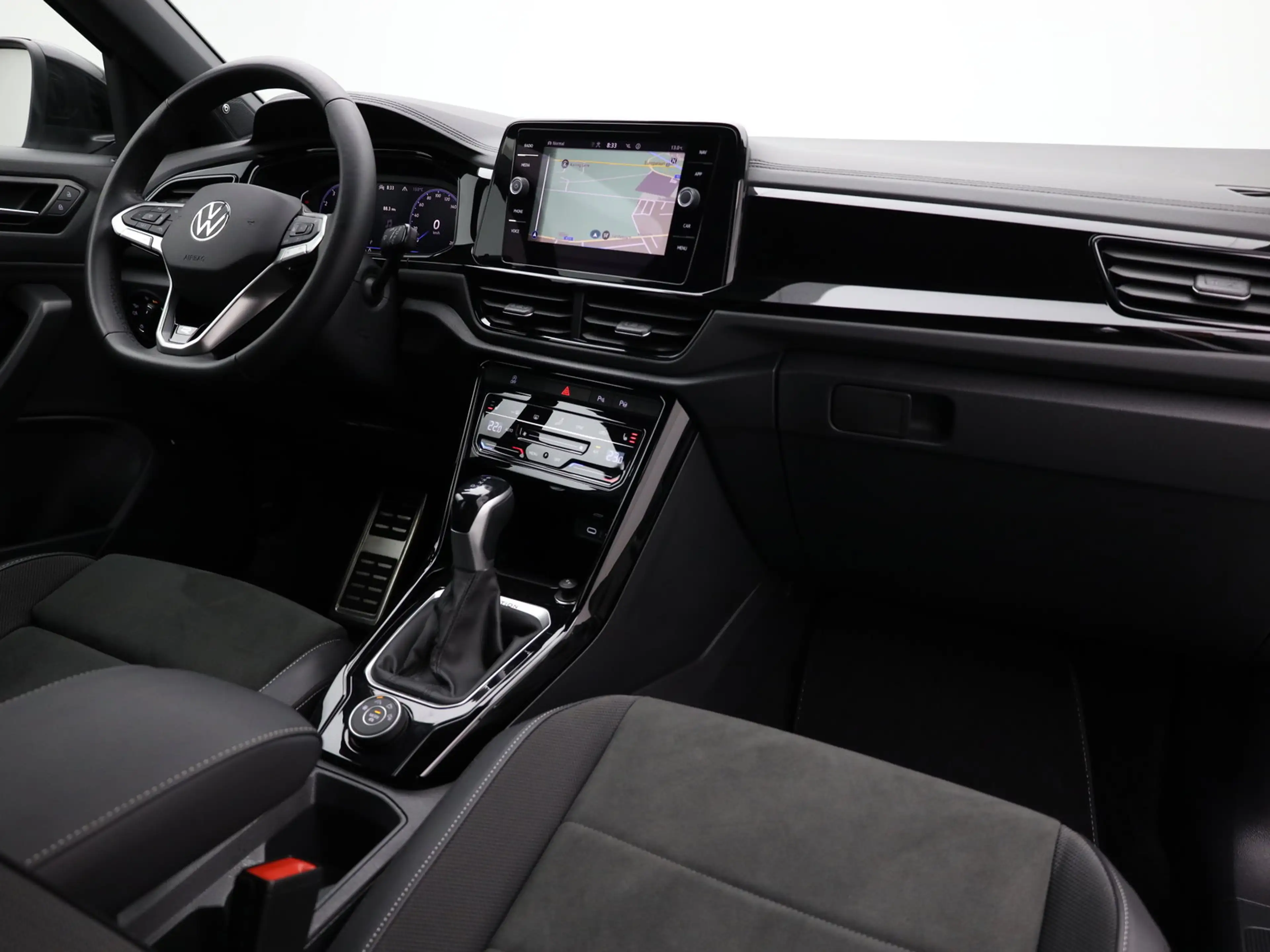 Volkswagen T-Roc R-LINE 2.0 TSI 190 PK 4MOTION DSG AUTOMAAT — photo 3