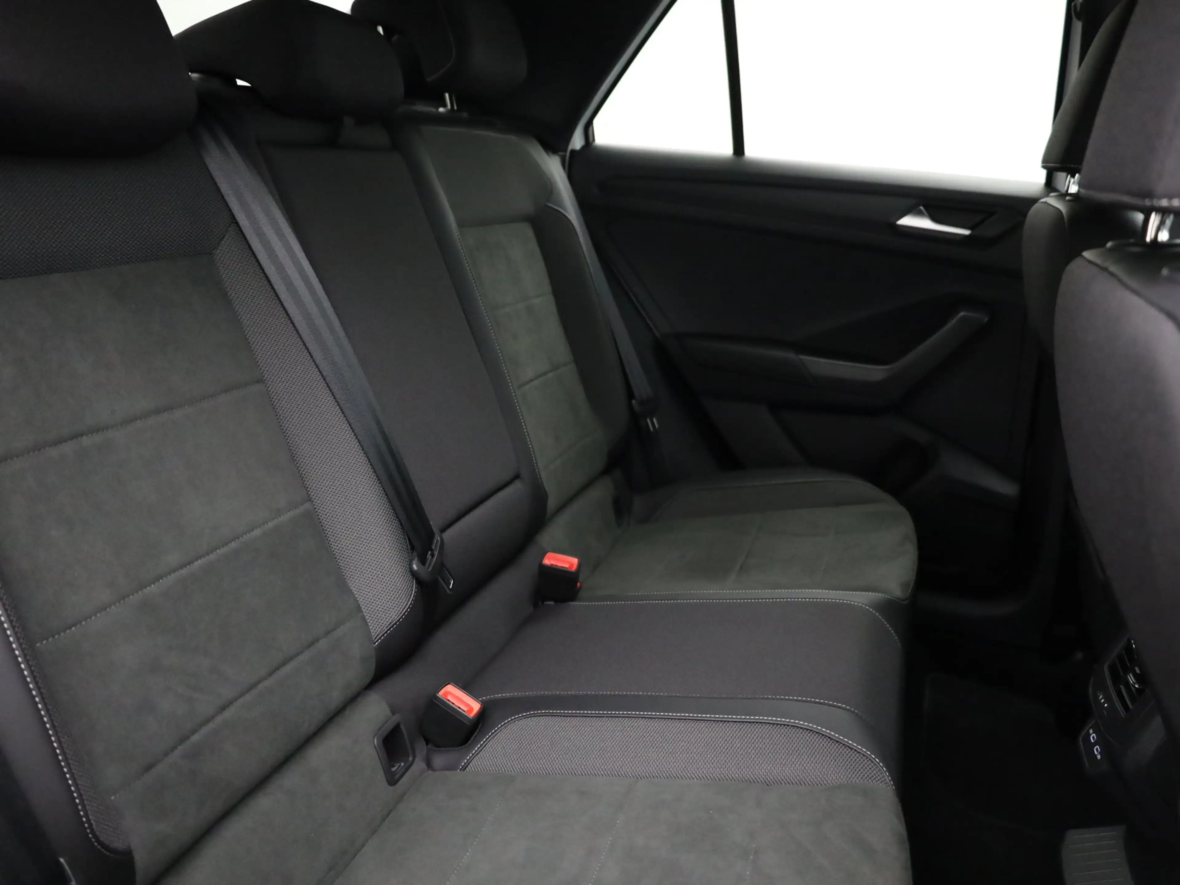 Volkswagen T-Roc R-LINE 2.0 TSI 190 PK 4MOTION DSG AUTOMAAT — photo 15