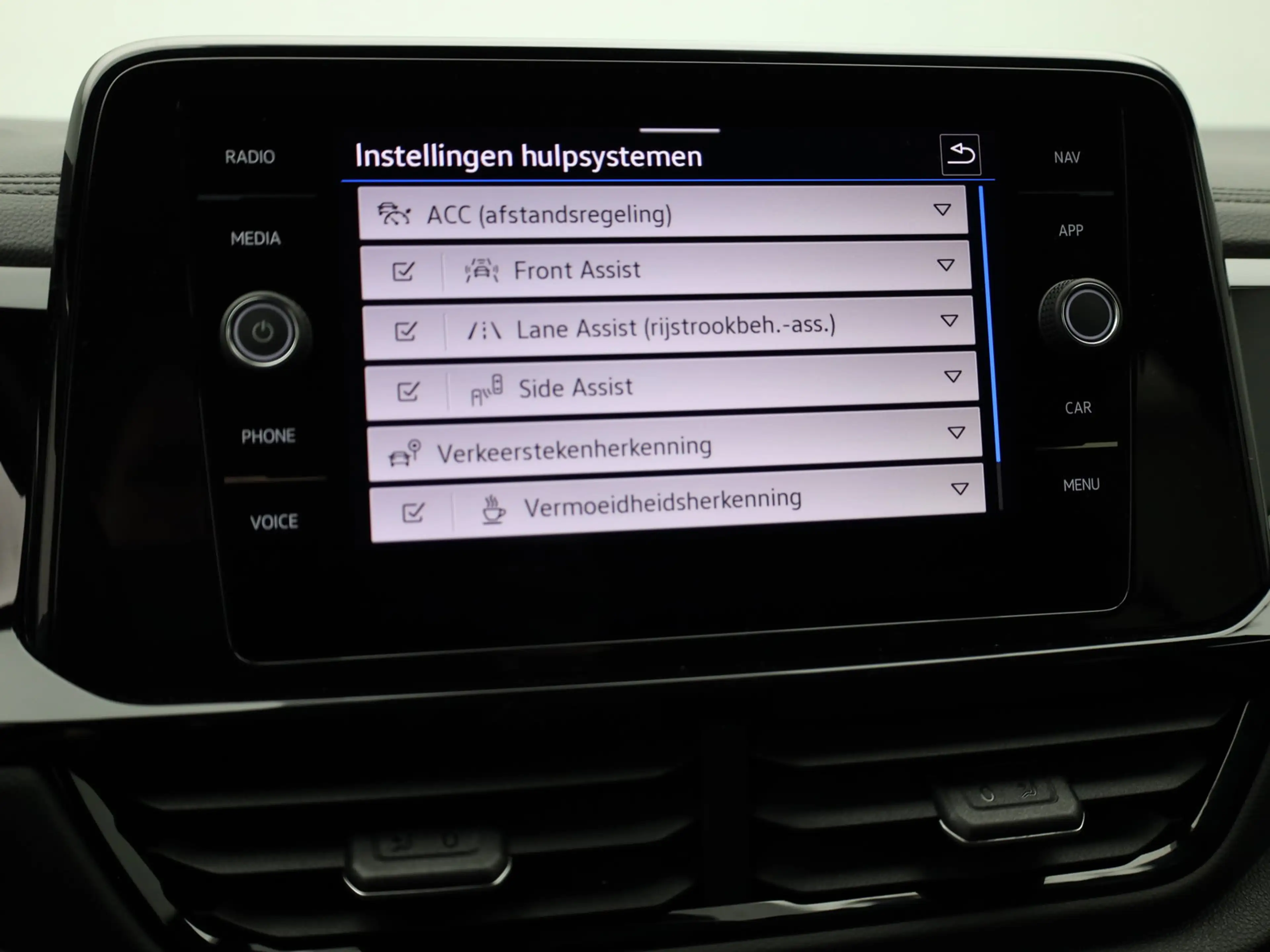 Volkswagen T-Roc R-LINE 2.0 TSI 190 PK 4MOTION DSG AUTOMAAT — photo 5