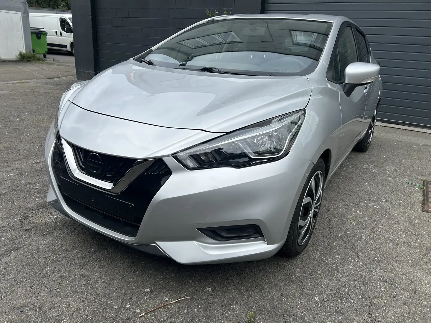 Nissan Micra 1.0i IG Argent - 1