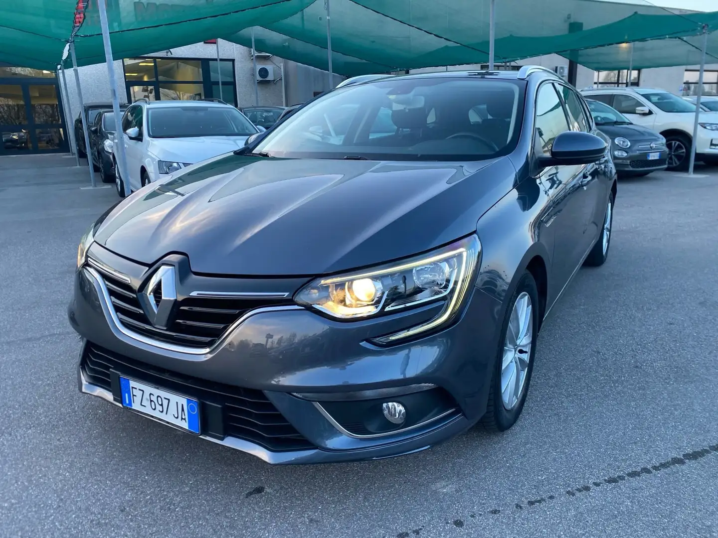 Renault Megane Mégane Sporter Blue dCi 115 CV EDC Business Grigio - 1