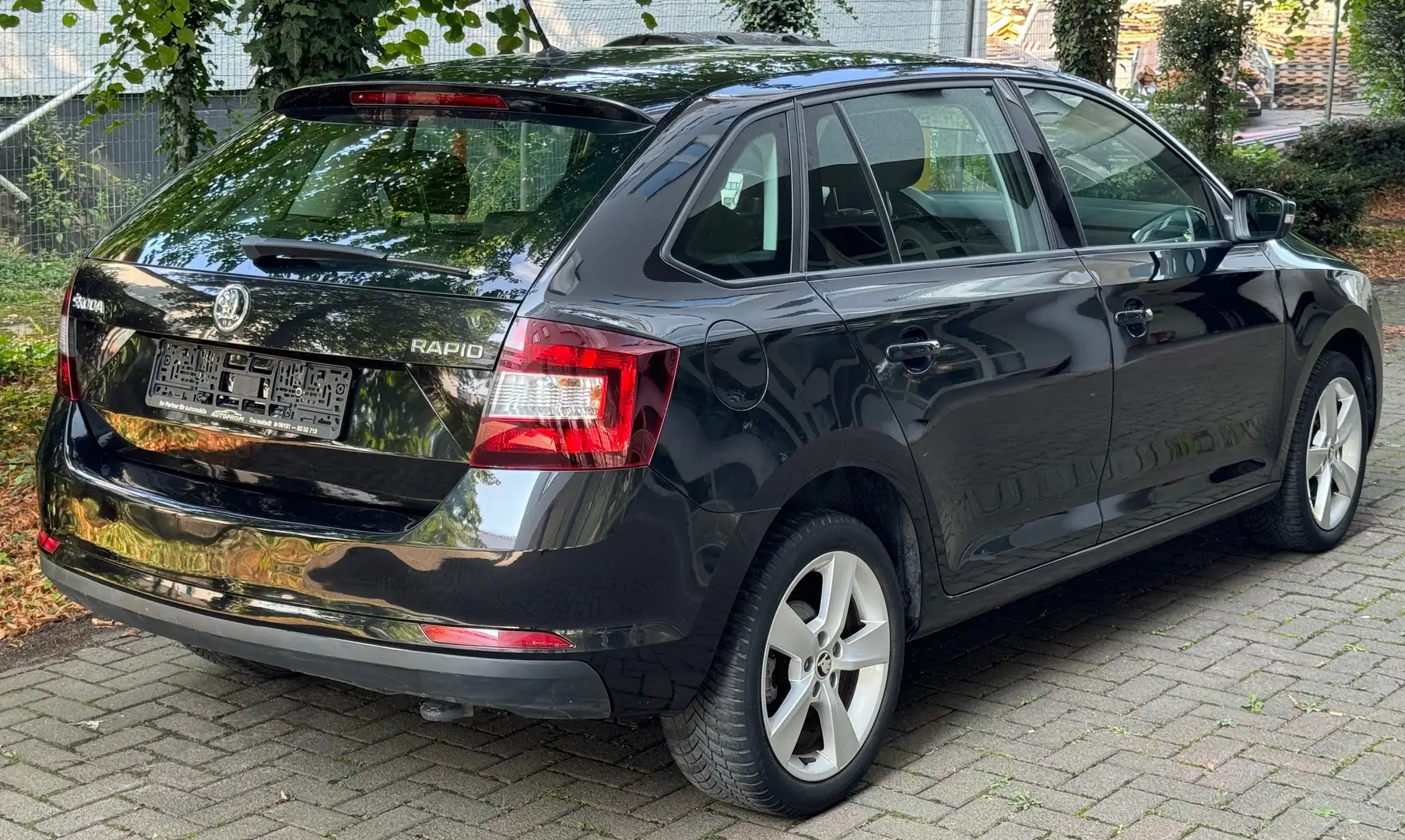 Skoda Rapid/Spaceback TÜV AU NEU*KLIMA*Cool Edition Schwarz - 1