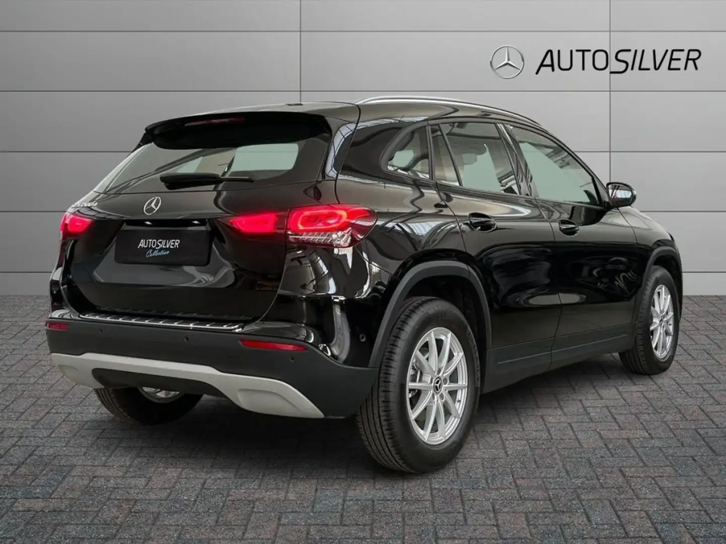 Mercedes-Benz GLA 200 d Automatic Business Extra Nero - 2