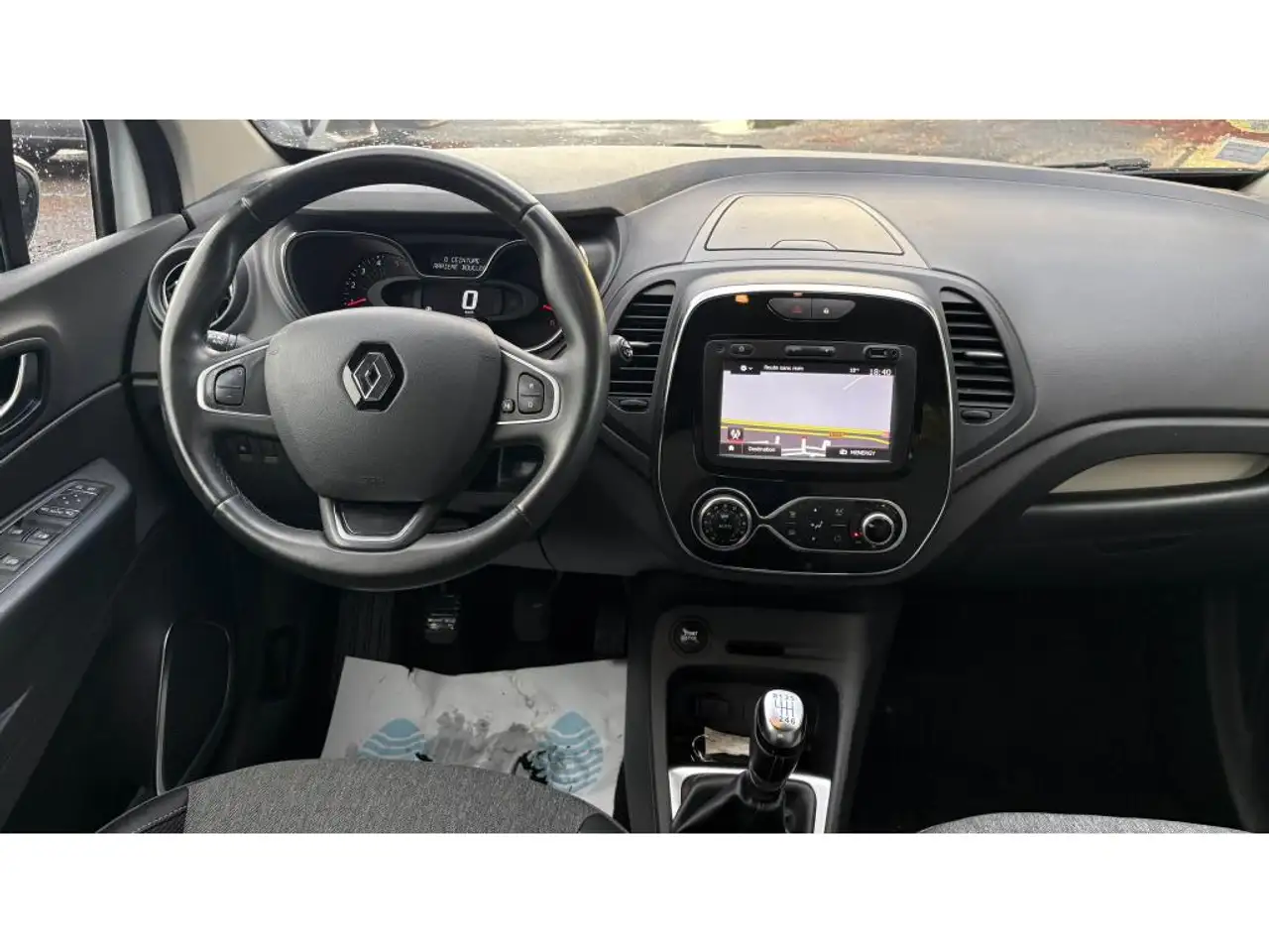 Renault Captur — photo 7